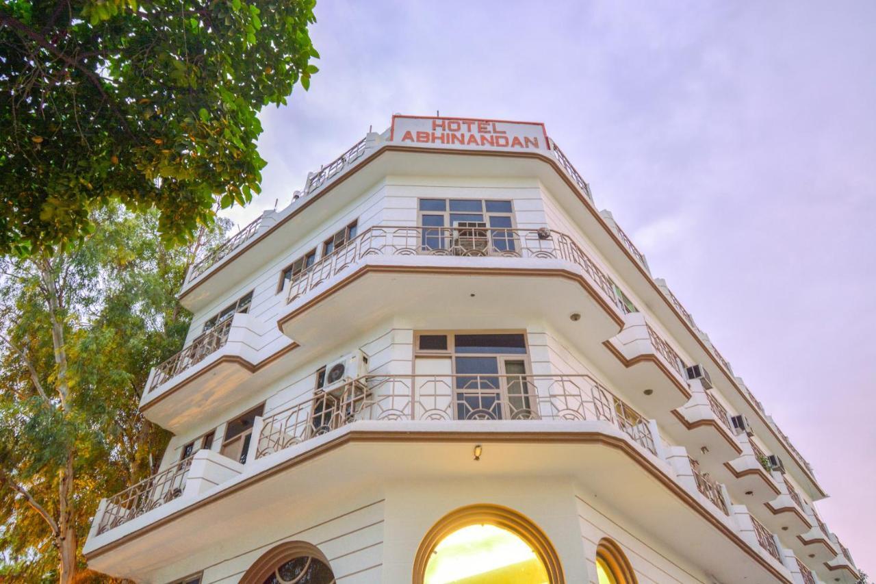 Oyo 46616 Hotel Abhinandan Jind Luaran gambar